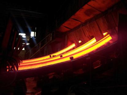 Continuous casting in an arc
